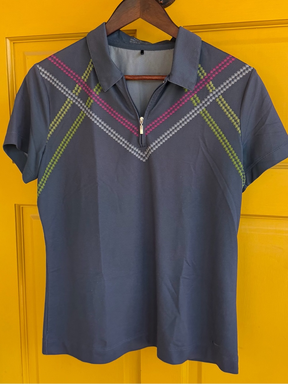 Nike Golf Fit Dry Gray 1/4 Zip Women Top Size M (8-10) Short Sleeve Logo Stretch